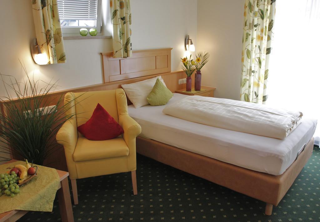 Apart-Hotel Pension Rossmayer Bad Fussing Ruang foto