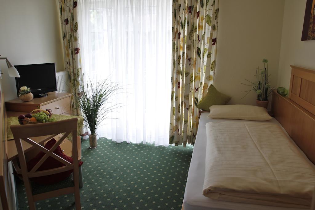 Apart-Hotel Pension Rossmayer Bad Fussing Ruang foto